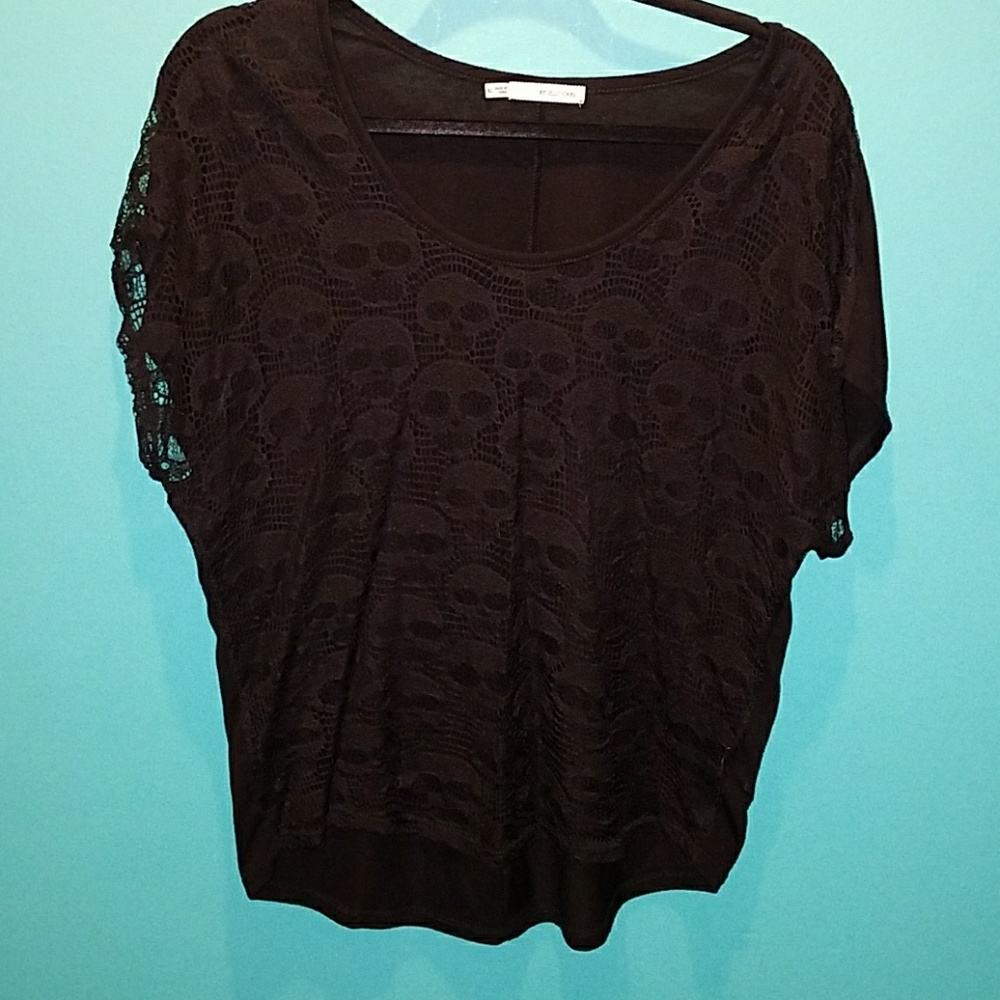 Skull sheer front top